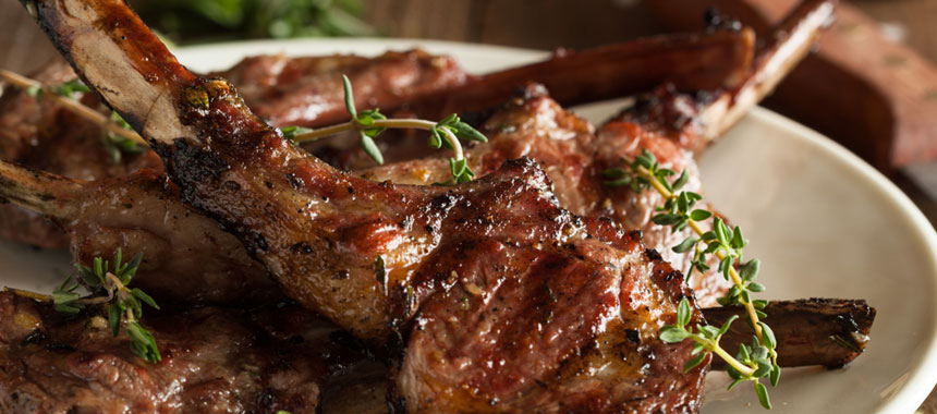 Costillas de Cordero con Salsa de Menta